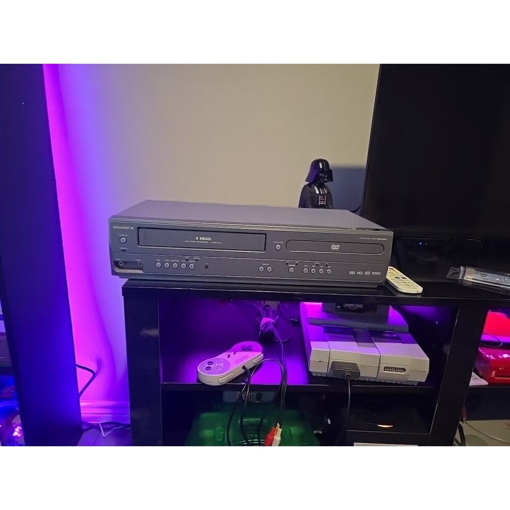 Magnavox VCR Recorder DVD Player Combo MWD2206 W Remote And Plugl TESTED